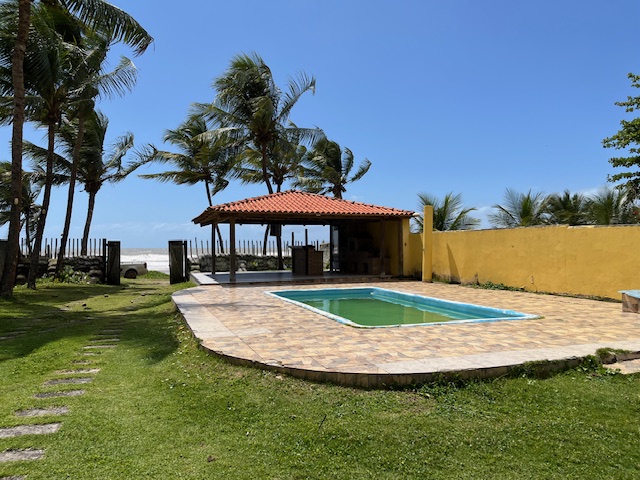 Casa a venda em Ilhéus beira mar