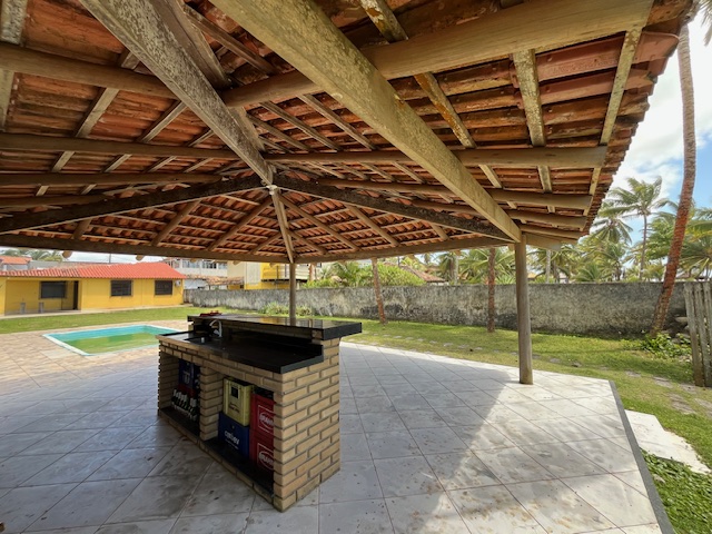 Casa a venda em Ilhéus beira mar