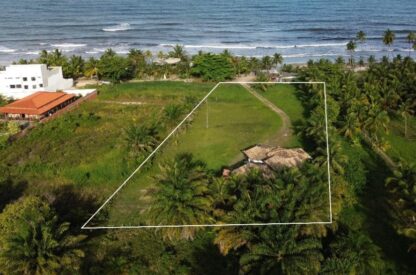 Terreno a venda em Ihéus 100 metros da praia